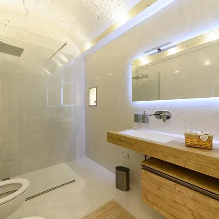 Luxury Center * サレルノ