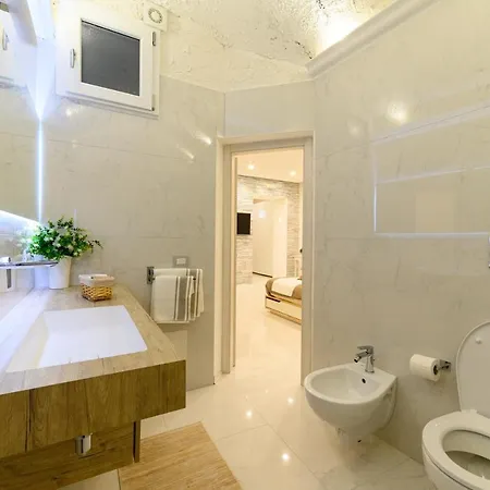 Luxury Center * サレルノ