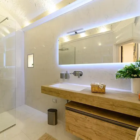 Luxury Center アパート サレルノ