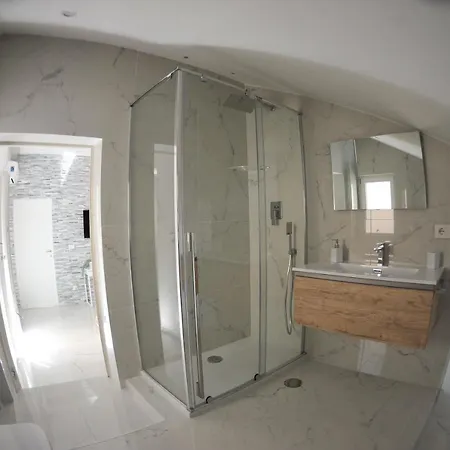 Luxury Center * サレルノ