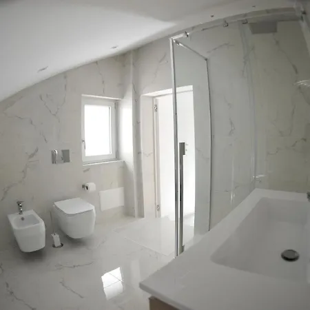 Luxury Center アパート サレルノ