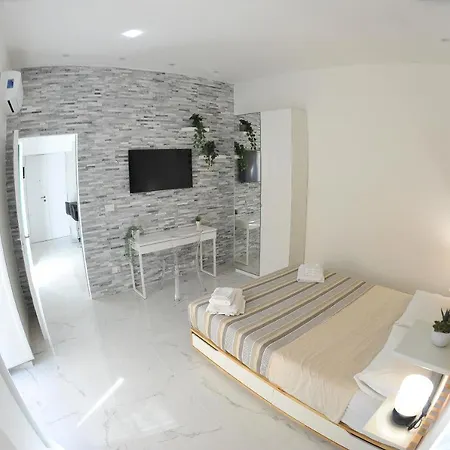 Luxury Center サレルノ