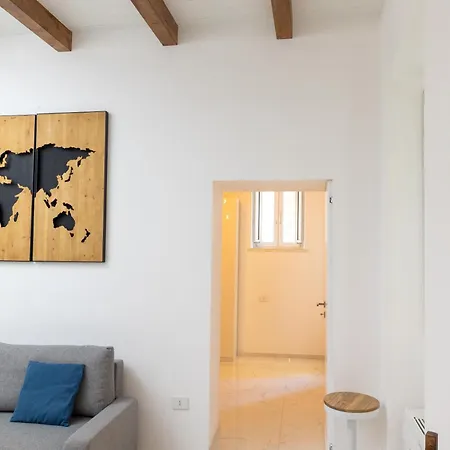 Luxury Center アパート *