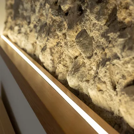 Luxury Center アパート