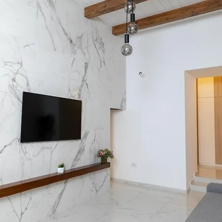 Luxury Center サレルノ