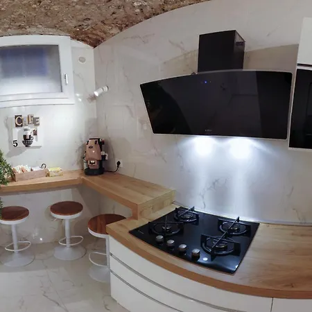 Luxury Center アパート *