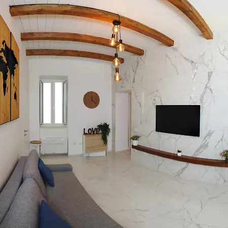 Luxury Center * サレルノ